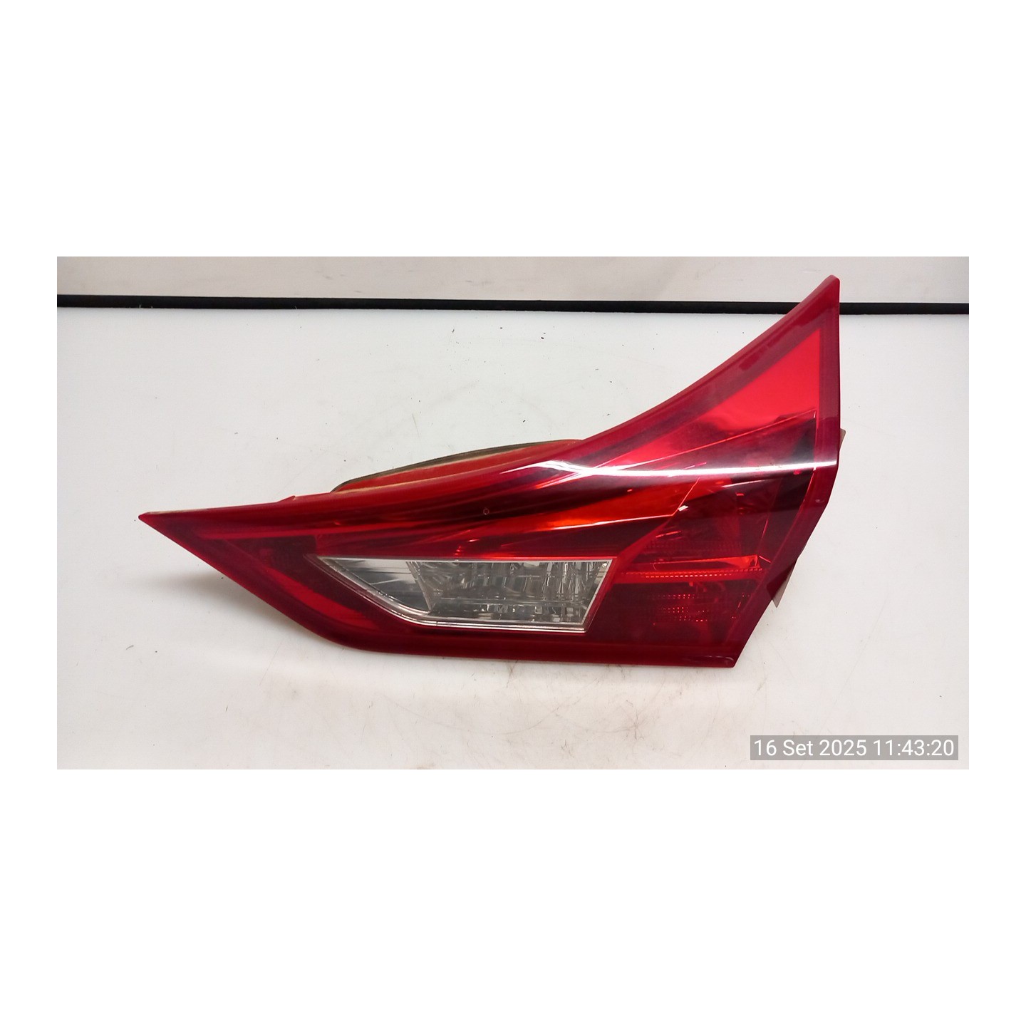 FANALE POST. PARTE INT. DX. 005 TOYOTA AURIS (11/12-) 1NDTV 8158102460
