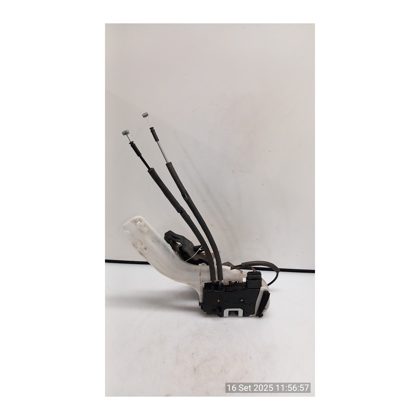 SERRATURA PORTA POST. SX. 054 HYUNDAI IX35 (02/10-12/15) D4FD 814102Y010