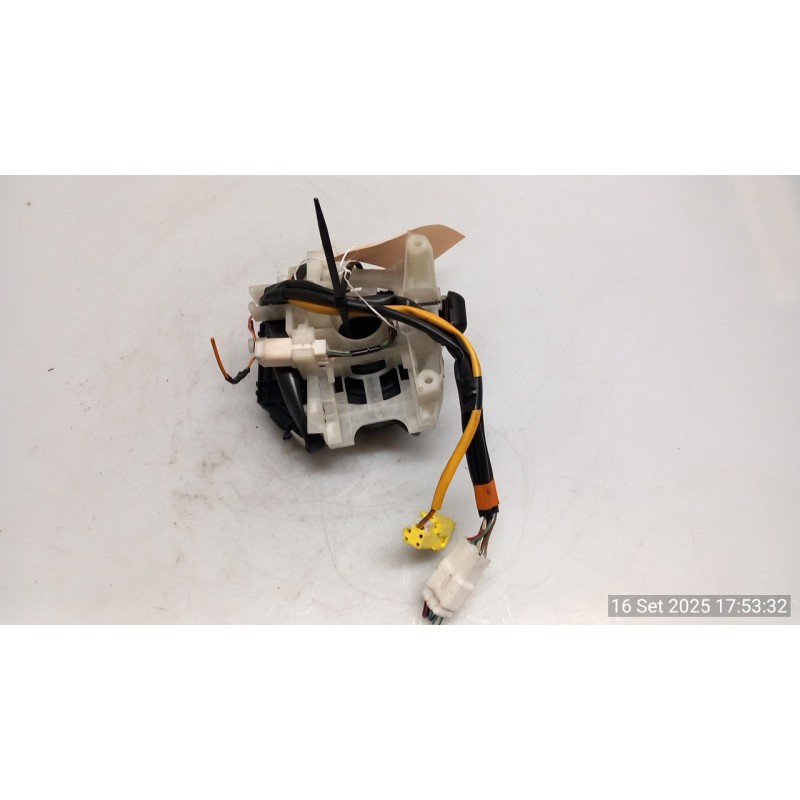 CONTATTO SPIRALIFORME AIRBAG 075 SUBARU FORESTER 2A SERIE (10/02-04/08 EJ20 83116SA030