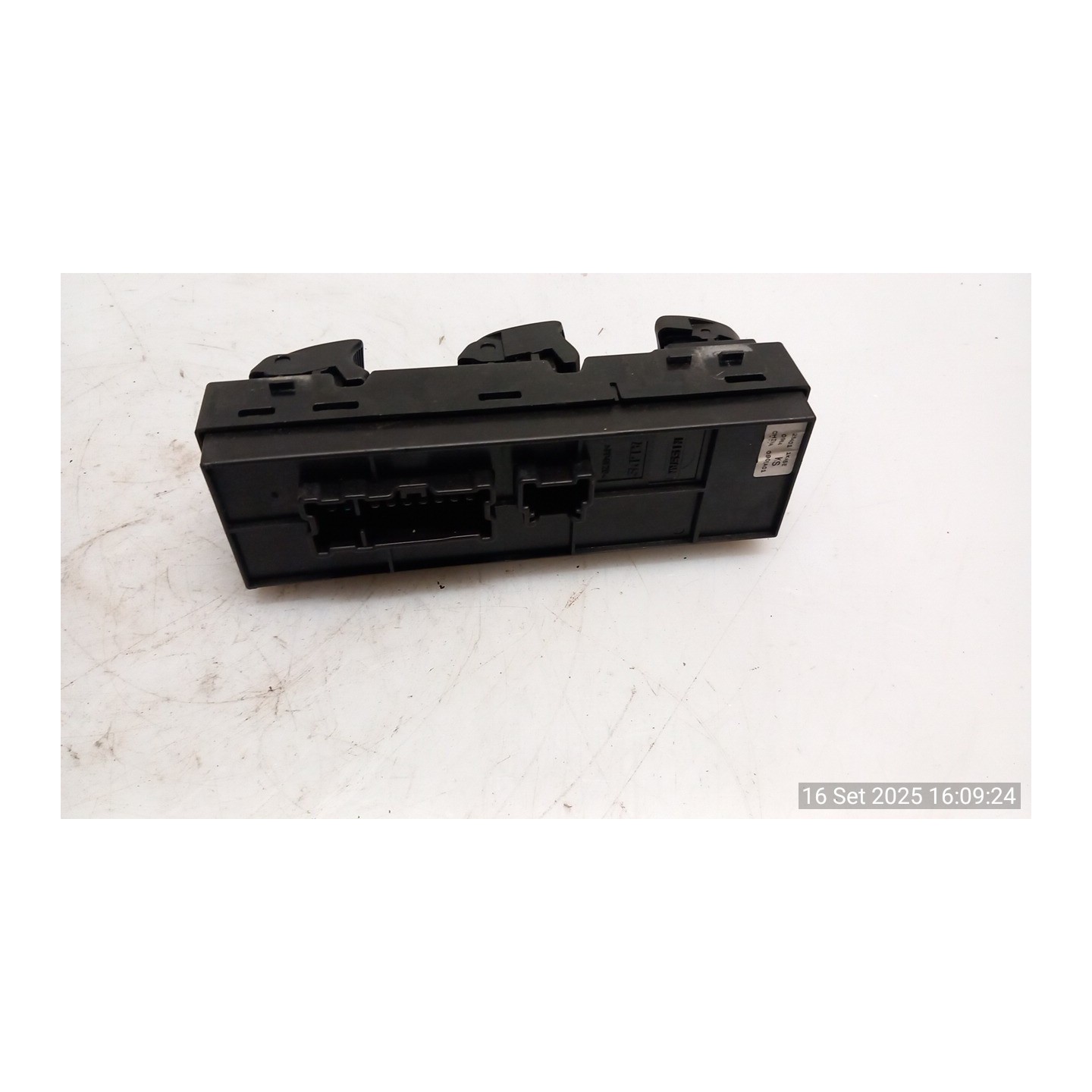 BLOCCO COMANDI ALZACRISTALLI 113 NISSAN JUKE (F15E) (10/10-12/18) K9K 254011KA5E