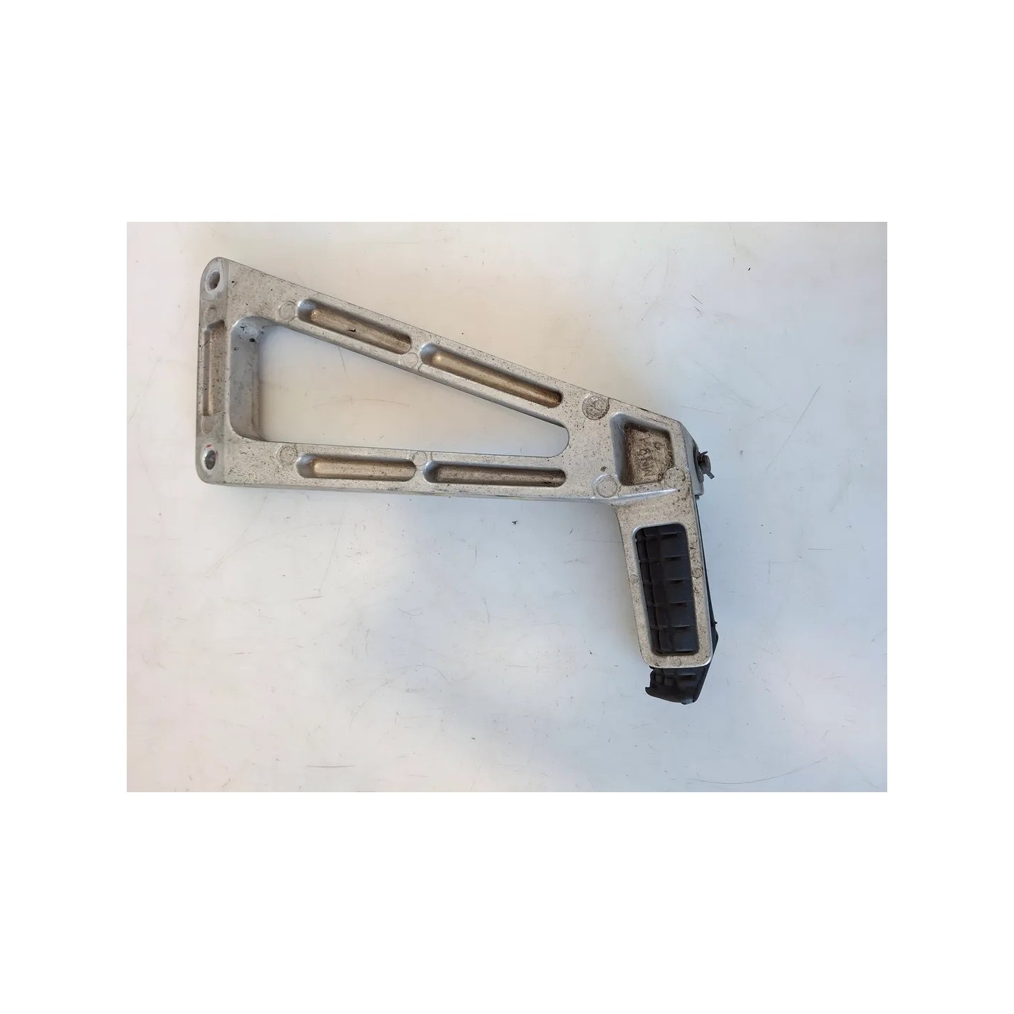 Supporto pedana appoggiapiede posteriore Honda NX 650 Dominator (91-95) NX 650 Dominator Sinistro