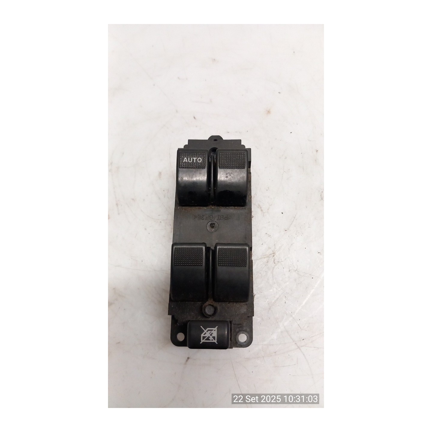 BLOCCO COMANDI ALZACRISTALLI C/CRISTALLI ELETTRICI POST 033 MAZDA MAZDA 2 1A SERIE (02/03-08/07 FUJA DD1066350B