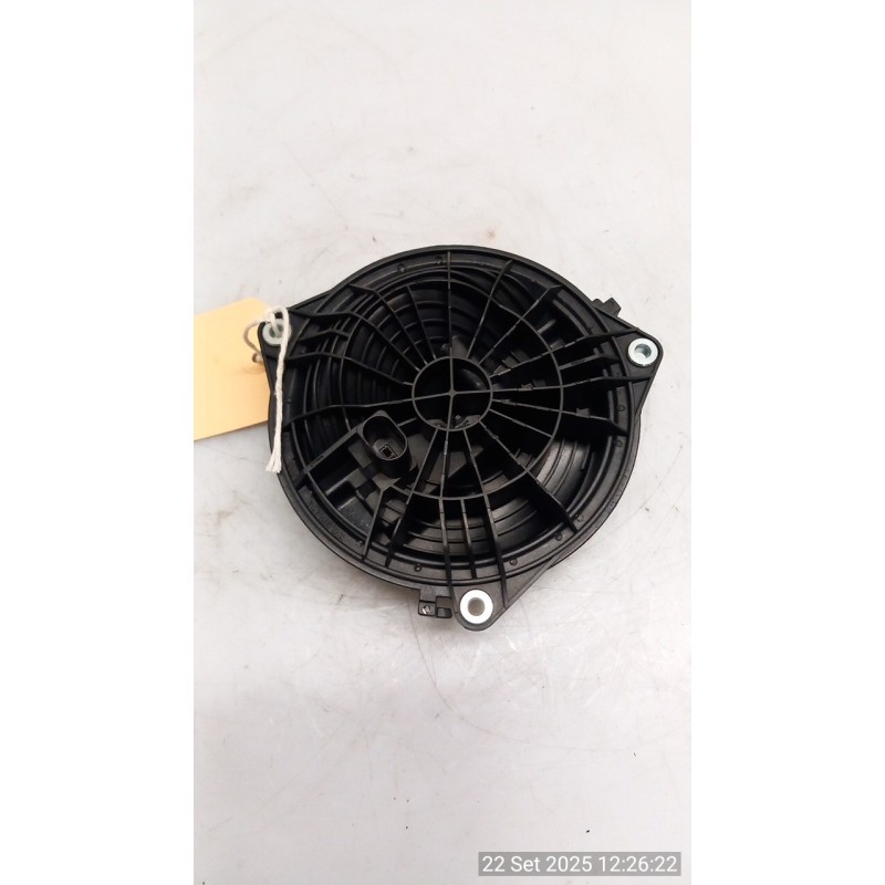 MANIGLIA PORTELLO POST. C/STEMMA 039 VOLKSWAGEN POLO (6R) (05/09-10/14) CFW 6R6827469DULM