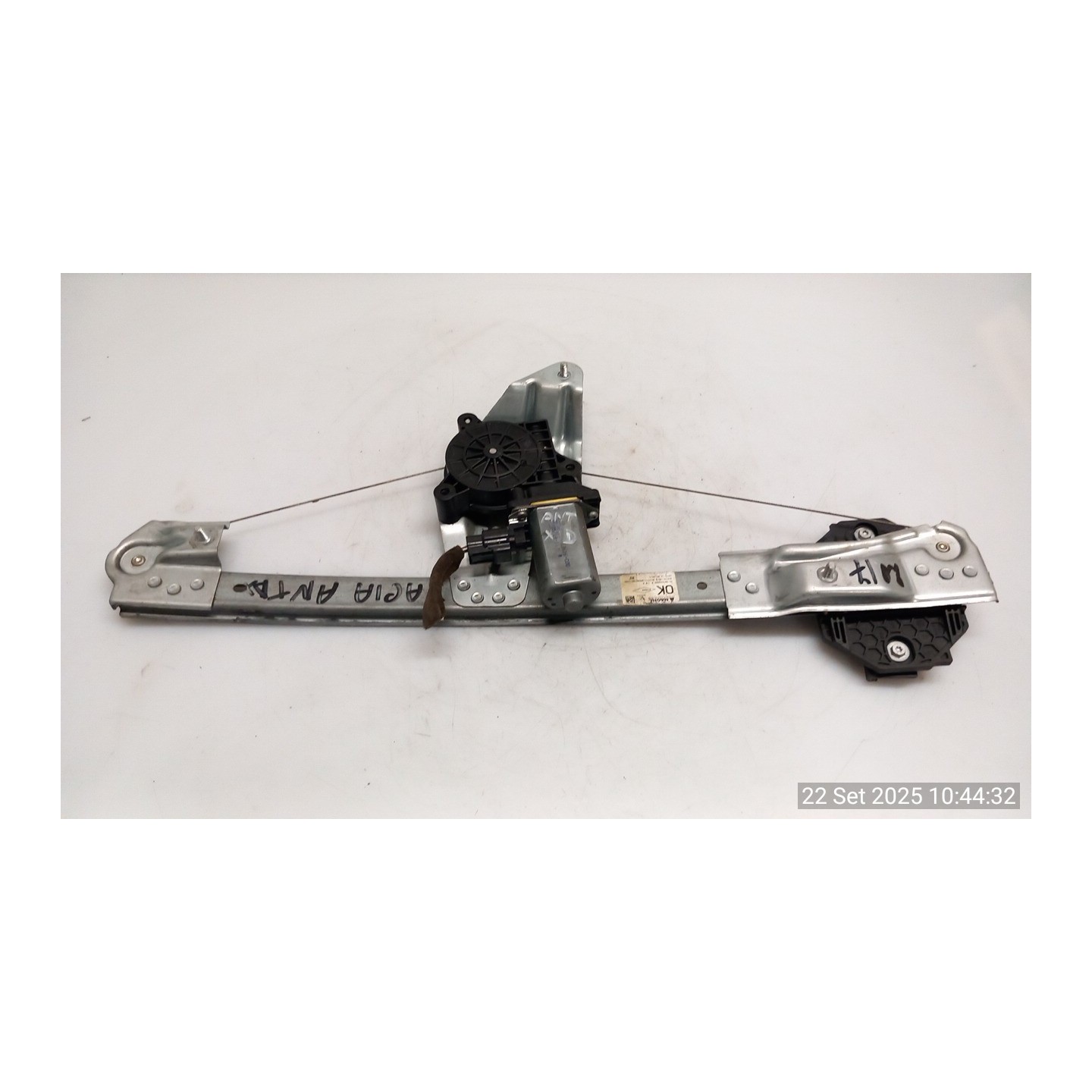 ALZACRISTALLO ELETTR. PORTA ANT. CON MOTORINO DX. 094 DACIA SANDERO 2A SERIE (12/12-) B4DB4 807209299R