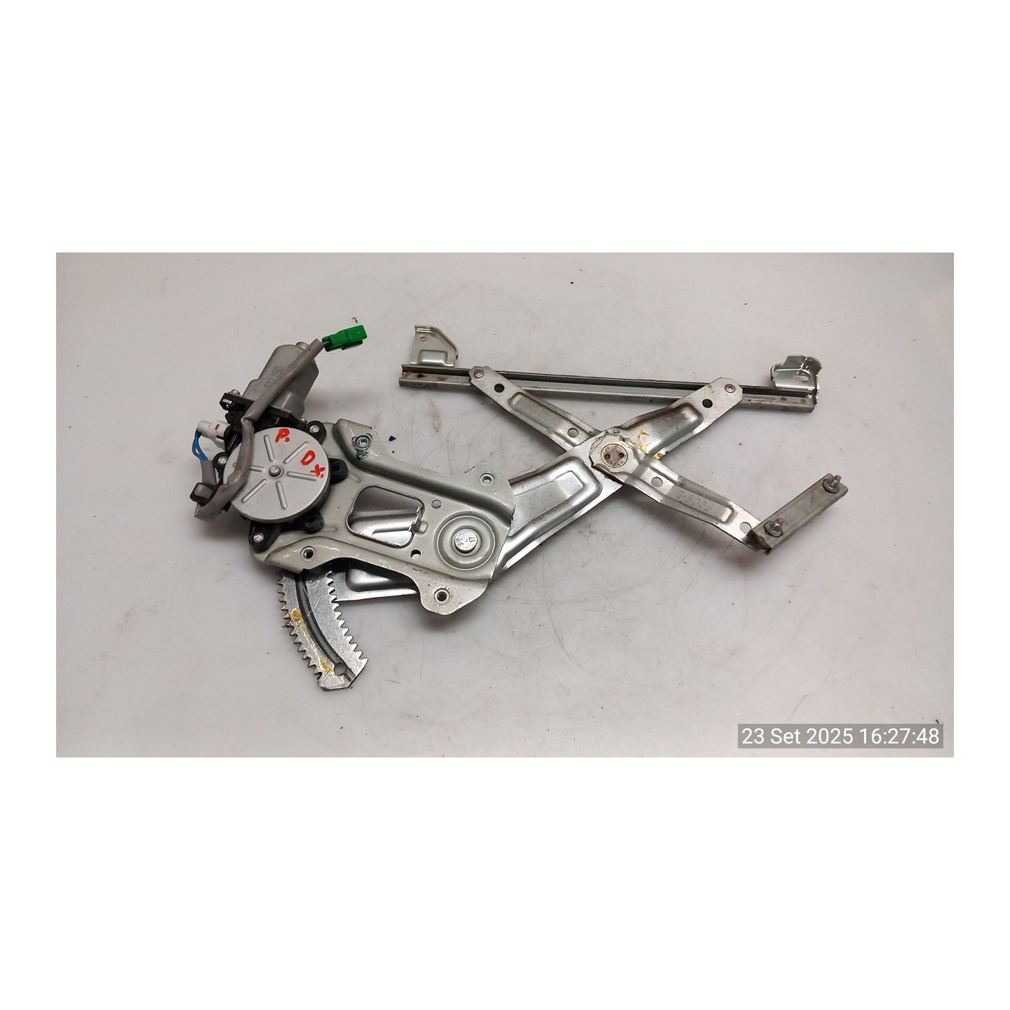 ALZACRISTALLO ELETTR. PORTA POST. DX. 071 SUBARU FORESTER 2A SERIE (10/02-04/08 EJ20 62222SA001