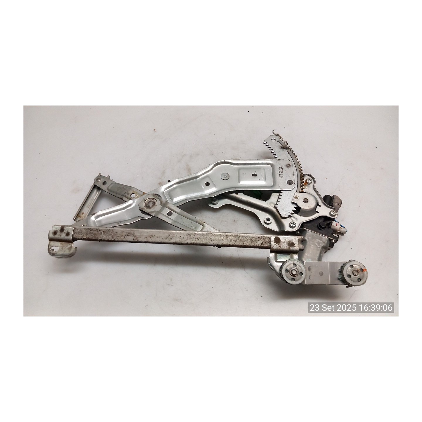 ALZACRISTALLO ELETTR. PORTA POST. SX. 072 SUBARU FORESTER 2A SERIE (10/02-04/08 EJ20 62222SA011