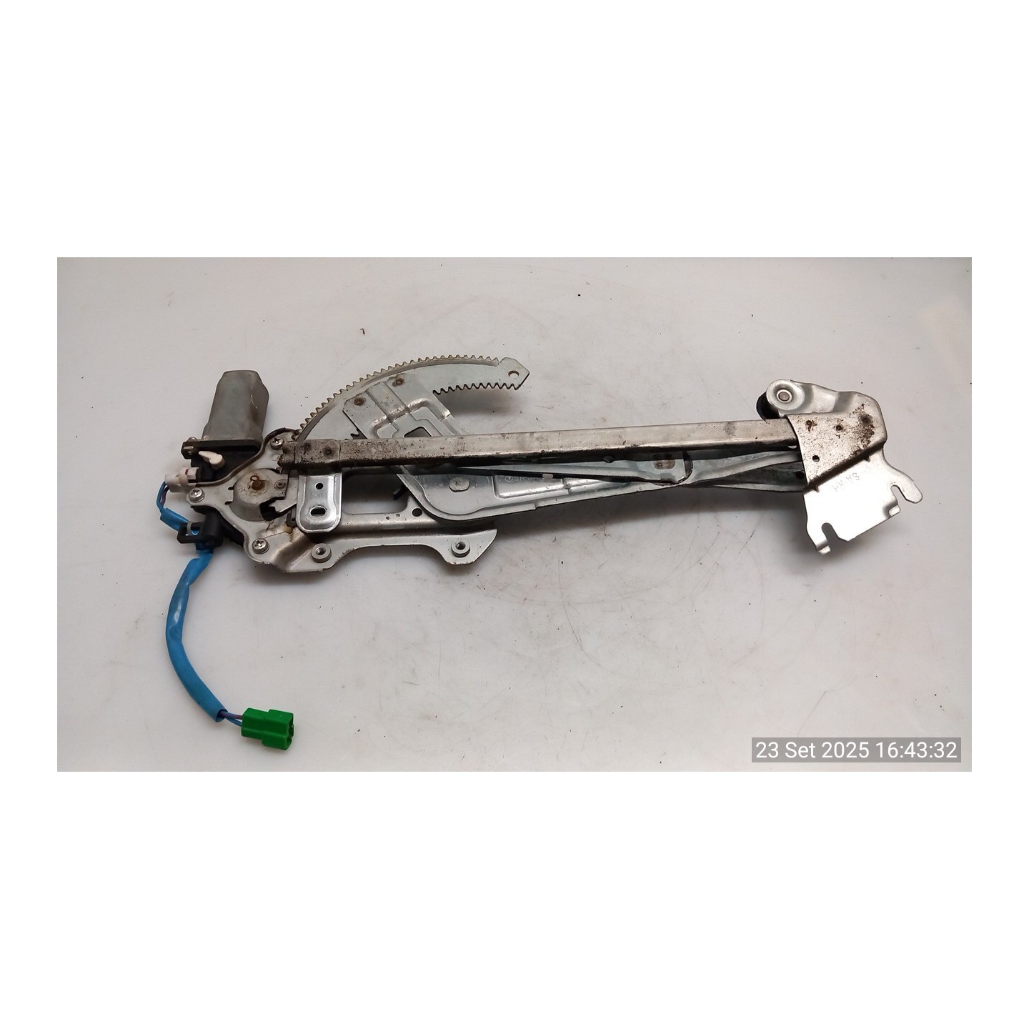 ALZACRISTALLO ELETTR. PORTA ANT. DX. 073 SUBARU FORESTER 2A SERIE (10/02-04/08 EJ20 61222SA002