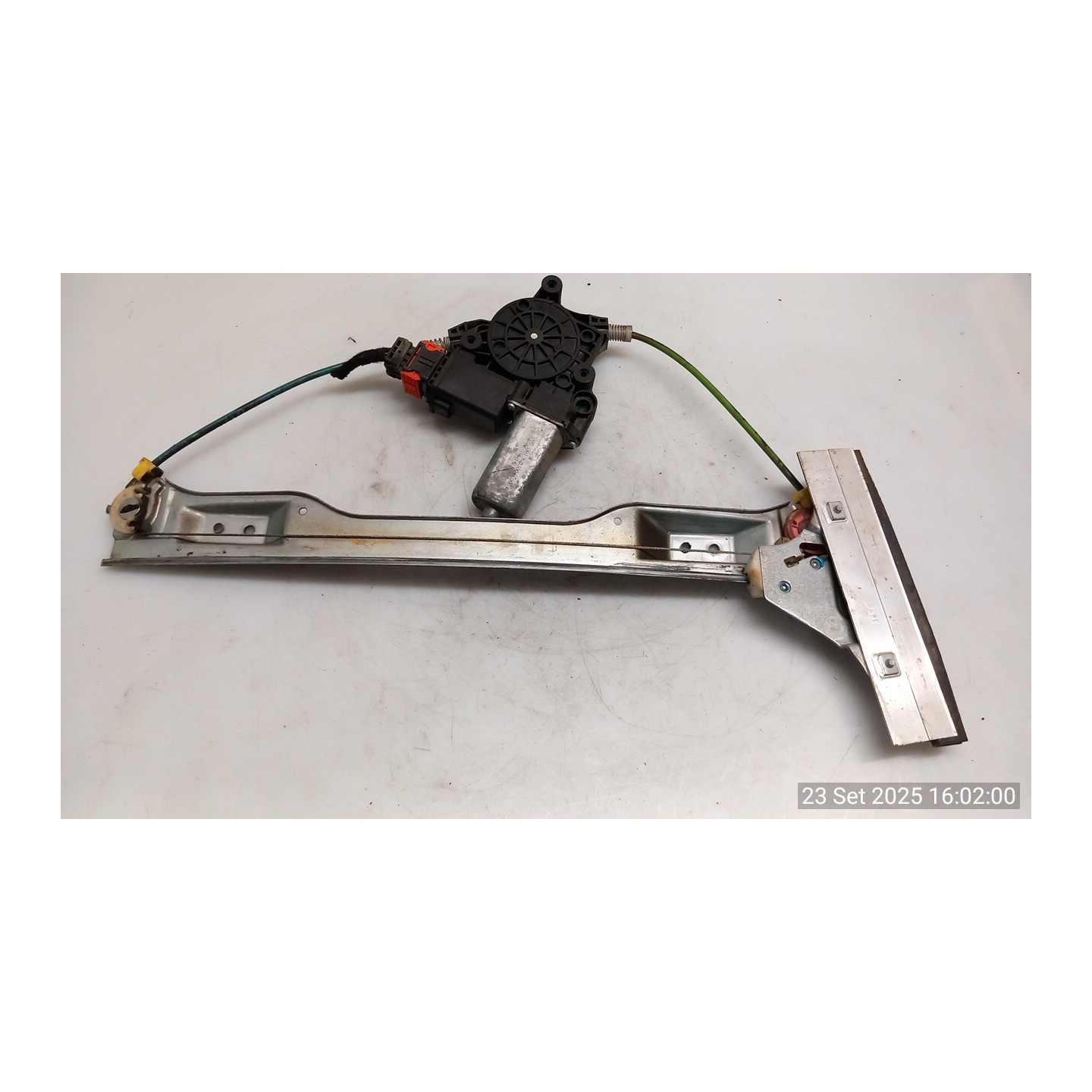 ALZACRISTALLO ELETTR. PORTA ANT. C/MOTORINO SX. 028 OPEL CORSA (S07) (07/06-02/11) Z13DTH 13447038