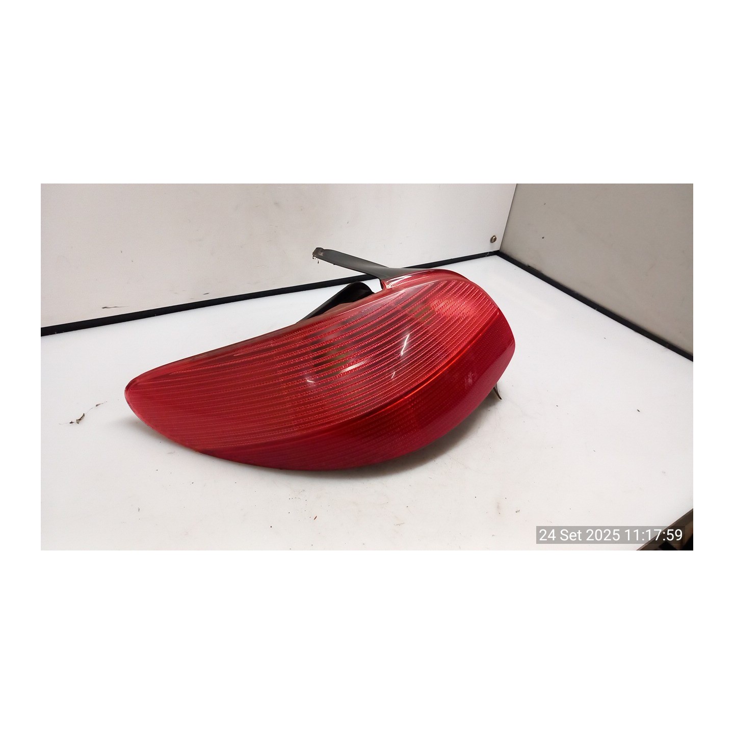 FANALE POST. SX. 035 PEUGEOT 206 (09/98-06/09) HFX 6350P1