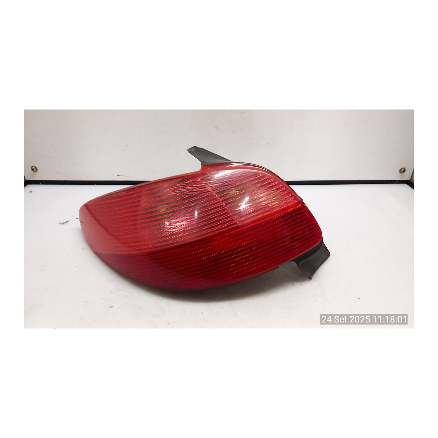 FANALE POST. SX. 035 PEUGEOT 206 (09/98-06/09) HFX 6350P1