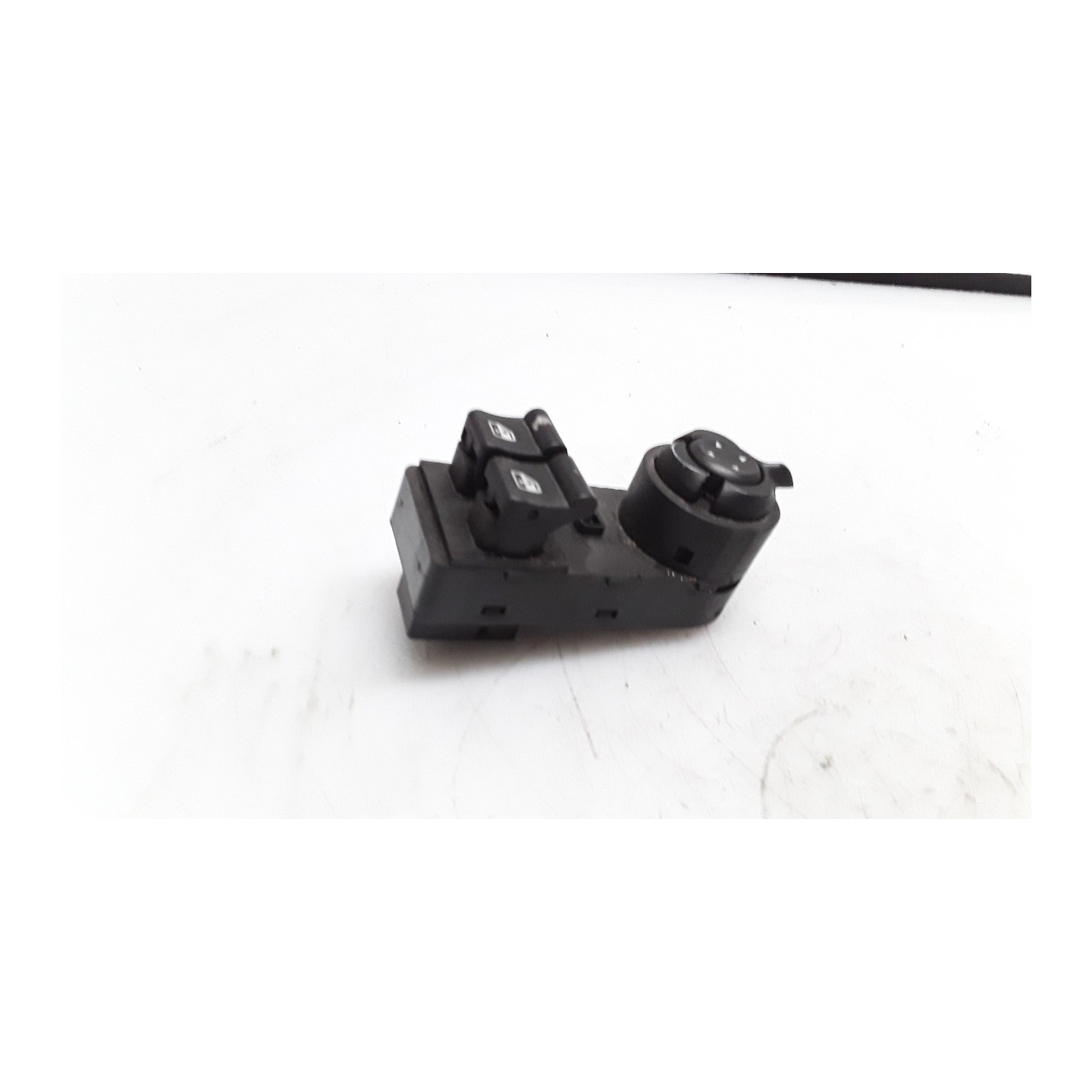 BLOCCO COMANDI ALZACRISTALLI E RETROVISORI EST. C/RETR.EST.RIPIEG.ELETTR.SBRIN 058 ALFA ROMEO MITO (X6) (06/08-06/11) 199B1000 