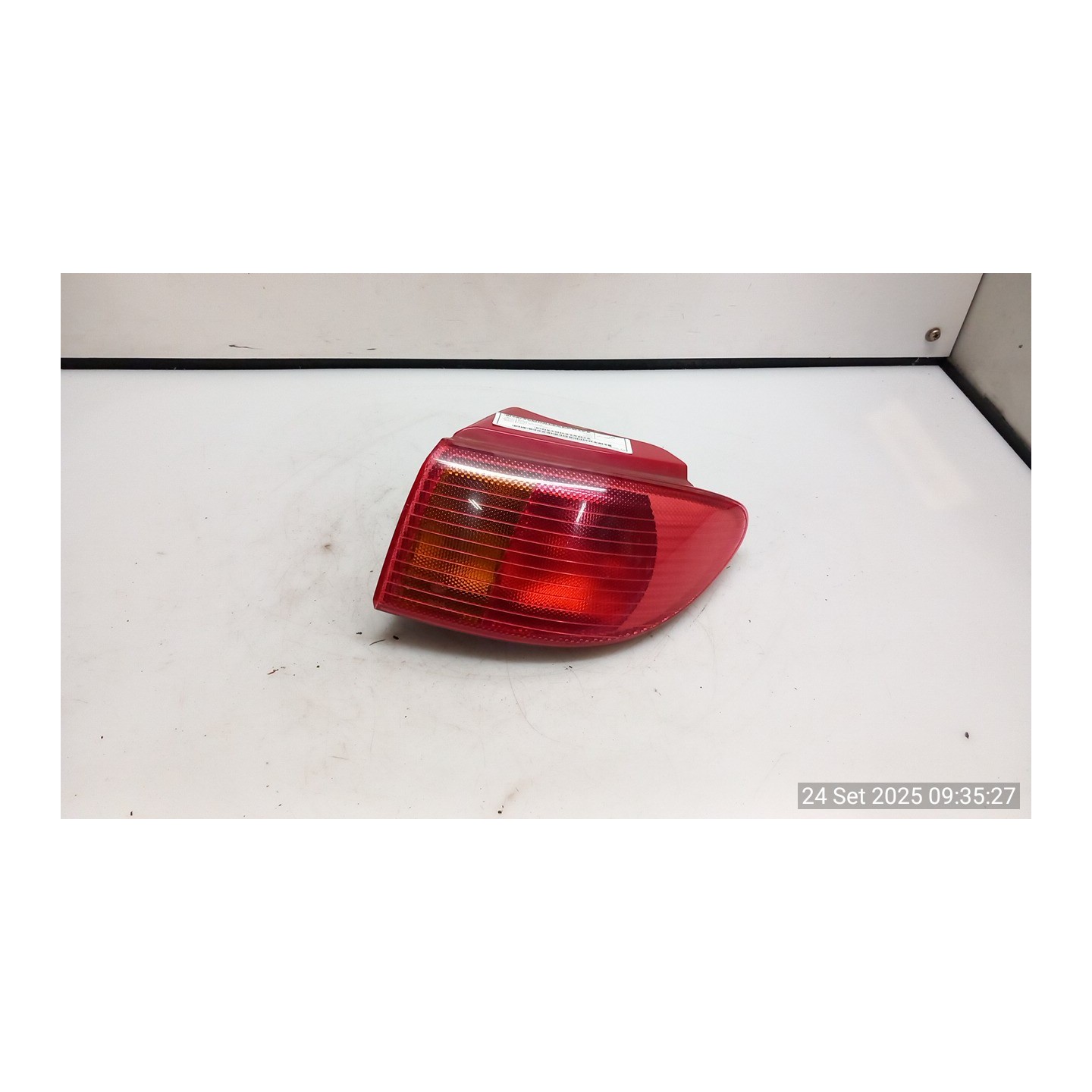 FANALE POST. PARTE EST. DX. 010 MAZDA MAZDA 2 1A SERIE (02/03-08/07 FUJA DD1051170H