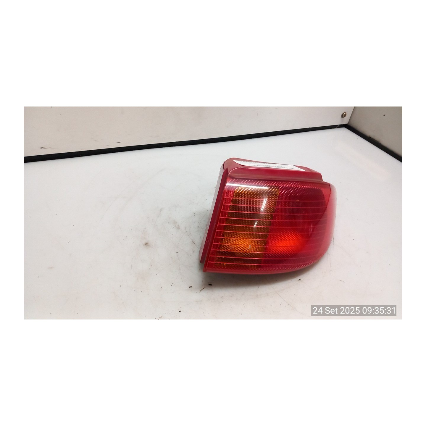 FANALE POST. PARTE EST. DX. 010 MAZDA MAZDA 2 1A SERIE (02/03-08/07 FUJA DD1051170H