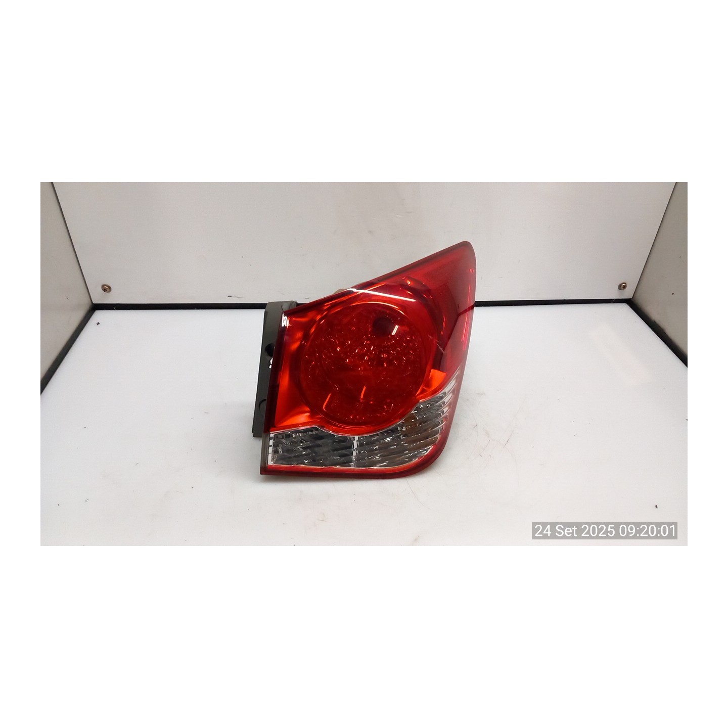 FANALE POST. PARTE EST. DX. 037 CHEVROLET (DAEWOO) CRUZE (J300) (04/09-12/14) Z20D1 95393942