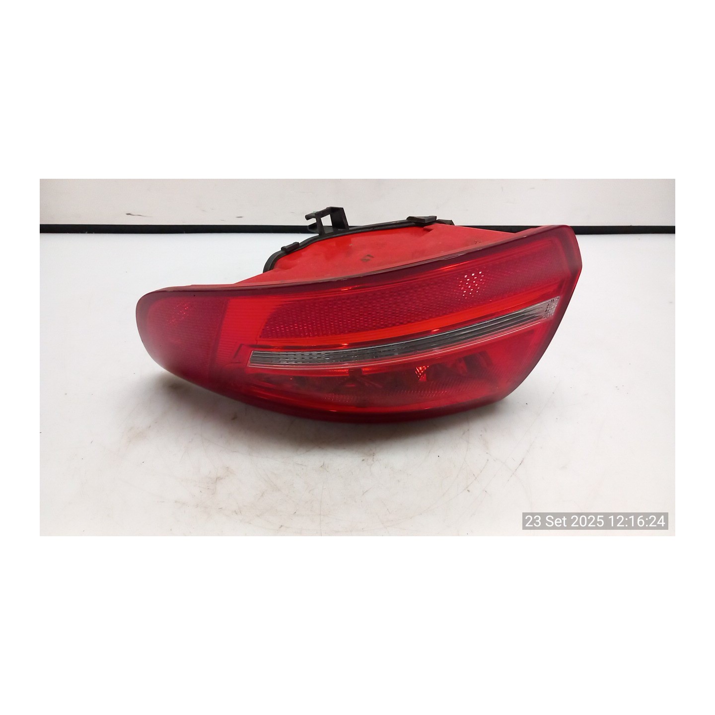 FANALE POST. PARTE EST. DX. 090 AUDI A3 (8P) (05/10-07/13) CAY 8P4945096E