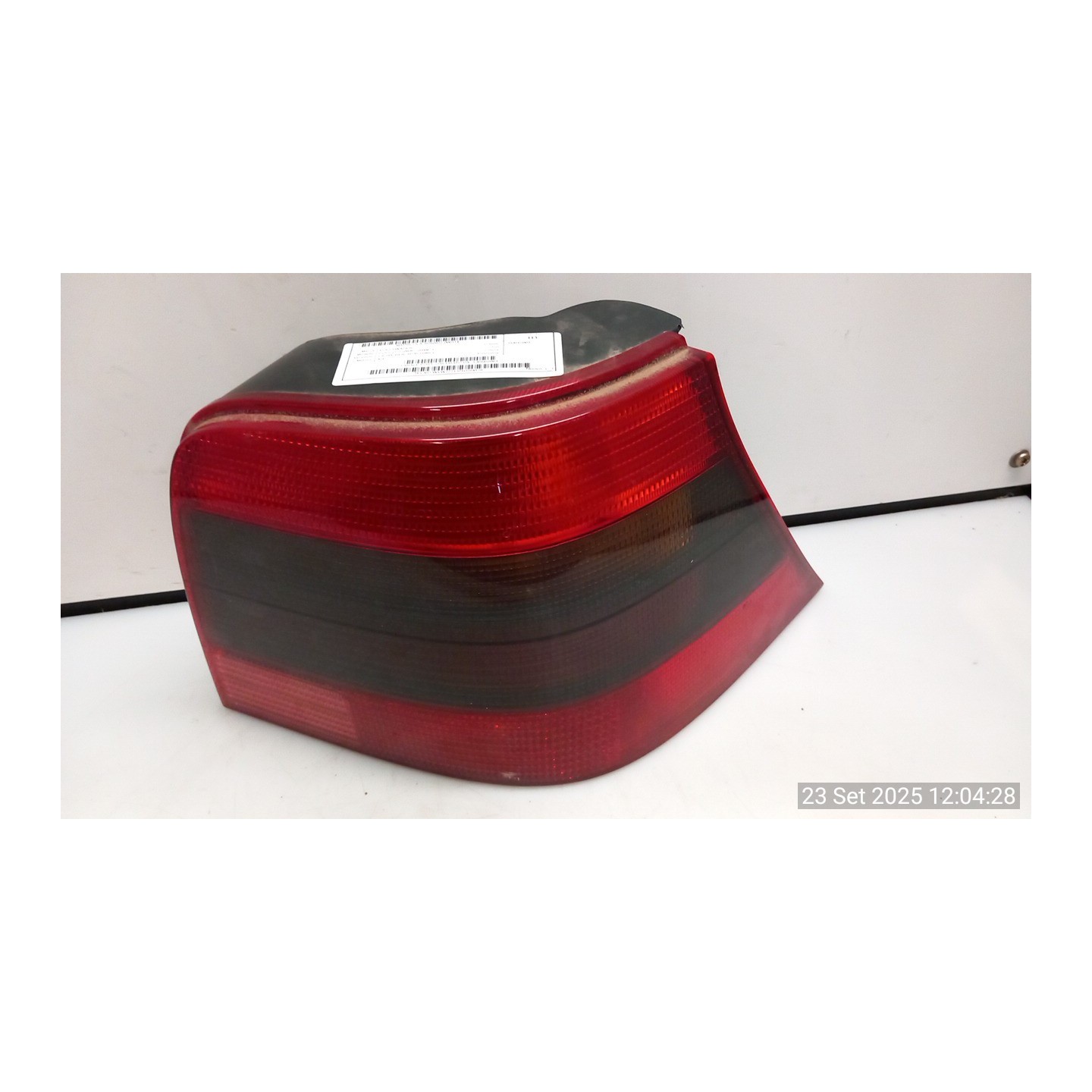 FANALE POST. OSCURATO DX. 114 VOLKSWAGEN GOLF (1J) (09/97-03/06) AZD 1J6945096T