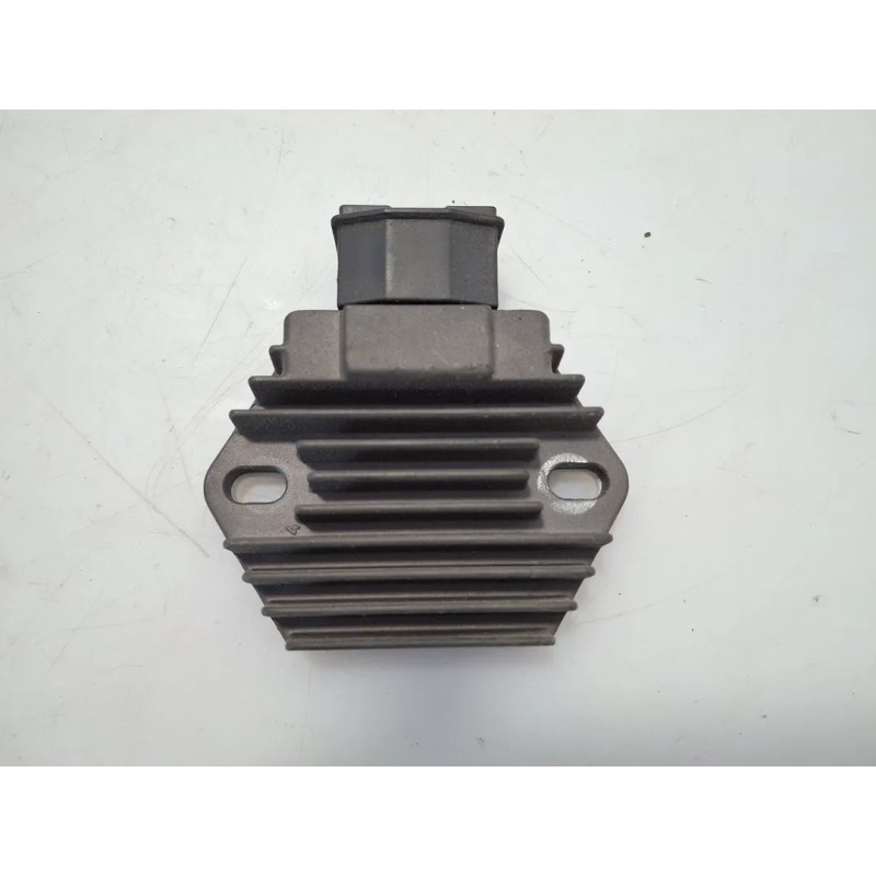 Regolatore tensione Honda DYLAN DYLAN 