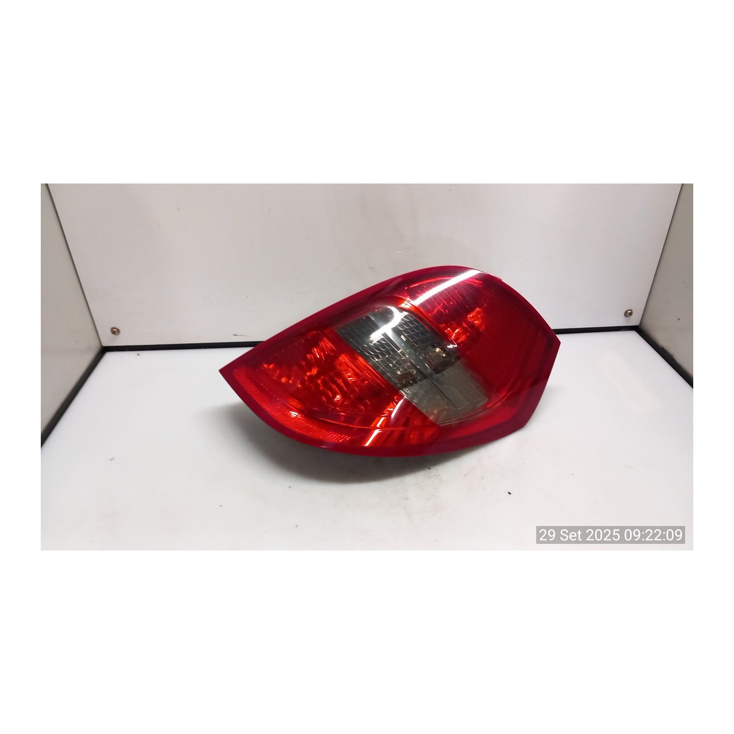 FANALE POST. P/AVANTGARDE DX. 165 MERCEDES-BENZ CLASSE A (W/C169) (07/04-04/13 266920 A1698201064