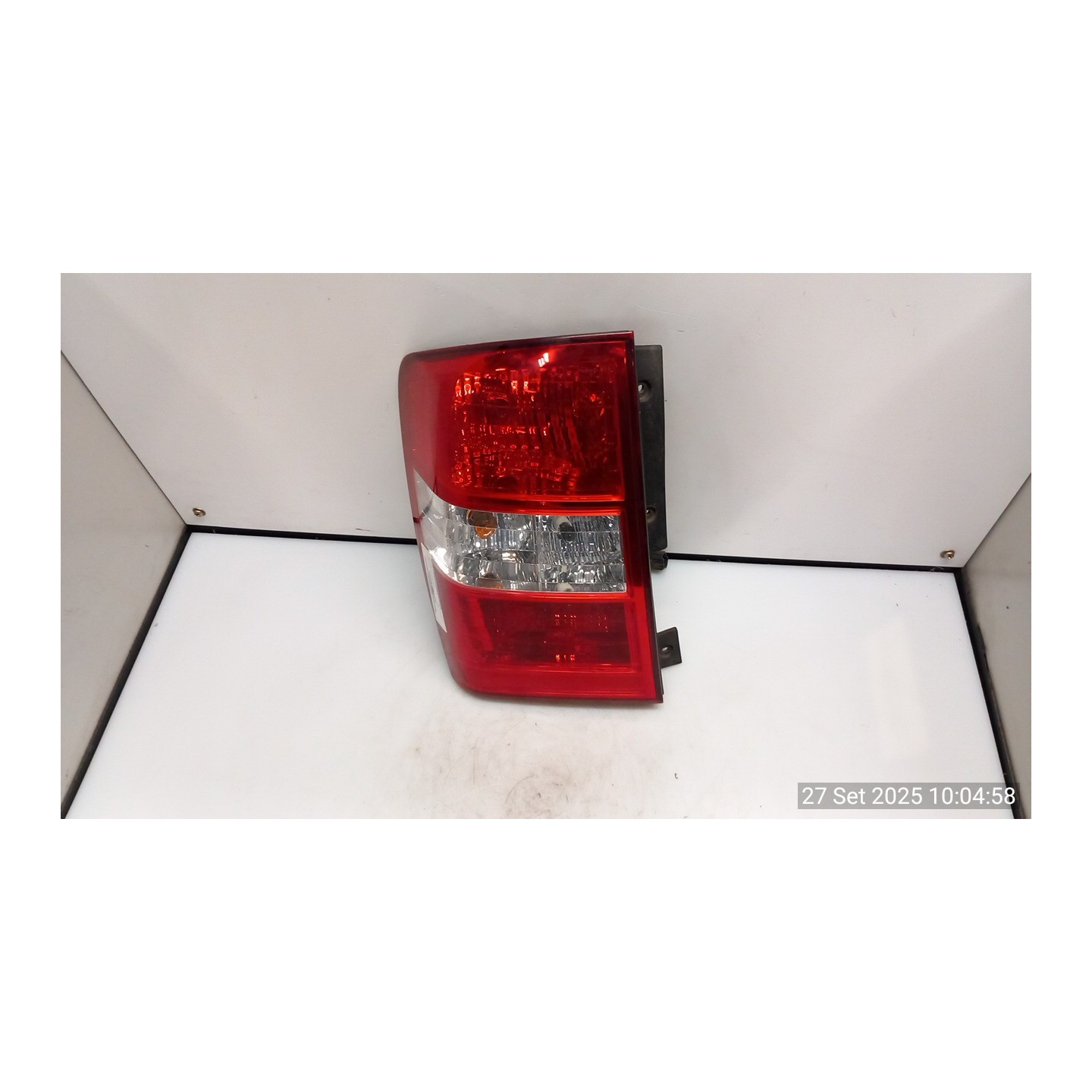 FANALE POST. SX. 215 KIA CARNIVAL 2A SERIE (06/06-) J3 924014D110