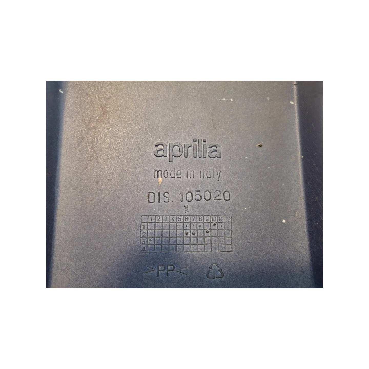 Carenatura anteriore sottosella Aprilia Scarabeo 50 2T Street (-06) Scarabeo 50 2T Street (Motore Piaggio) 