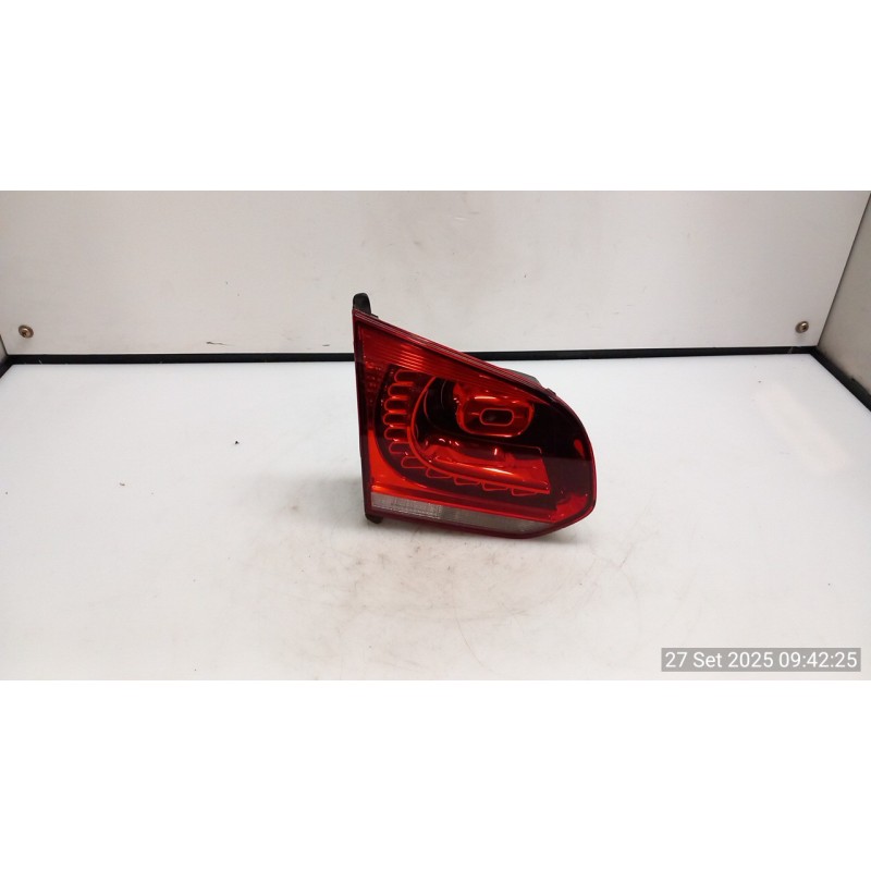 FANALE POST. PARTE INT. HELLA DX. 009 VOLKSWAGEN GOLF (5K/AJ) (09/08-) CAY 5K0945094AB
