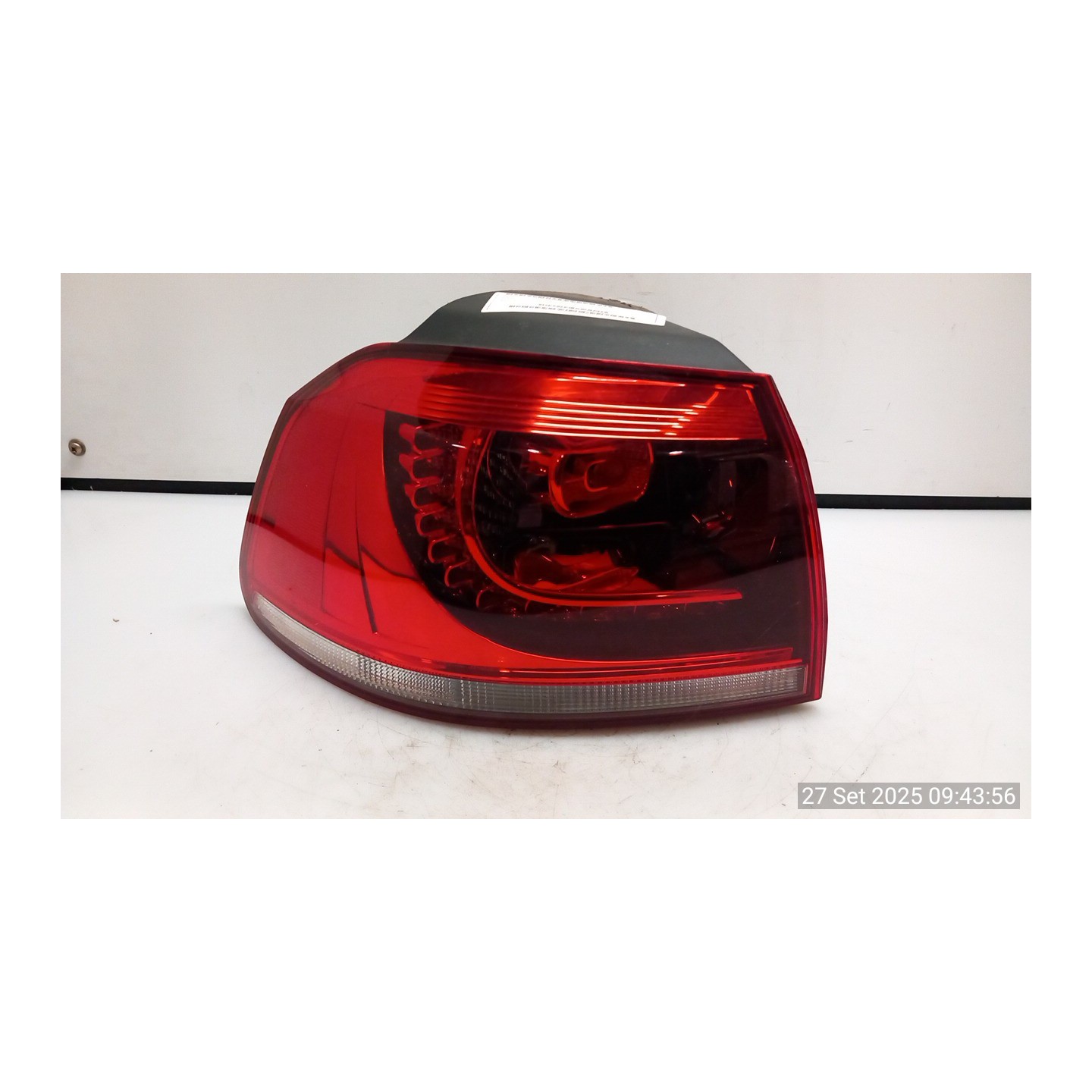 FANALE POST. PARTE EST. HELLA SX. 012 VOLKSWAGEN GOLF (5K/AJ) (09/08-) CAY 5K0945095N