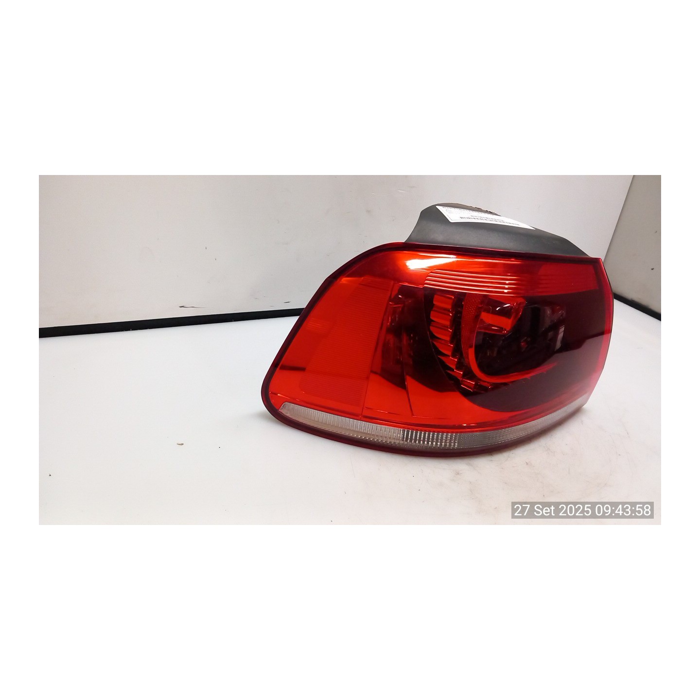 FANALE POST. PARTE EST. HELLA SX. 012 VOLKSWAGEN GOLF (5K/AJ) (09/08-) CAY 5K0945095N