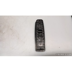 BLOCCO COMANDI ALZACRISTALLI E RETROVISORI EST. RETR.EST.01/02;EA1;EA2;ANTIFUR 083 RENAULT MEGANE 3A SERIE (10/08-) K9KJ8 809610