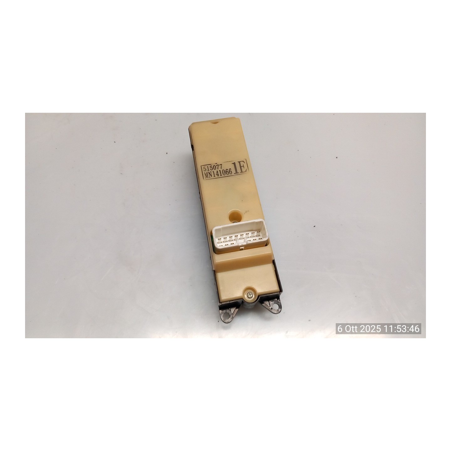 BLOCCO COMANDI ALZACRISTALLI 093 MITSUBISHI GRANDIS (09/05-06/09) BSY MN141066