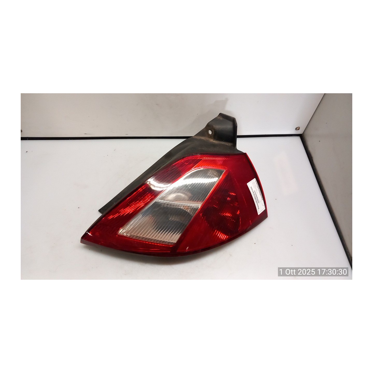 FANALE POST. DX. 008 RENAULT MEGANE 2A SERIE (09/02-02/06) K4JD7 8200073237