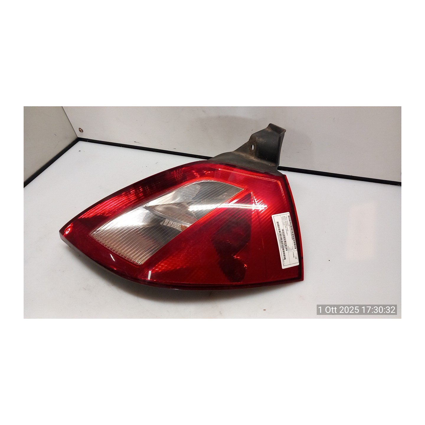 FANALE POST. DX. 008 RENAULT MEGANE 2A SERIE (09/02-02/06) K4JD7 8200073237