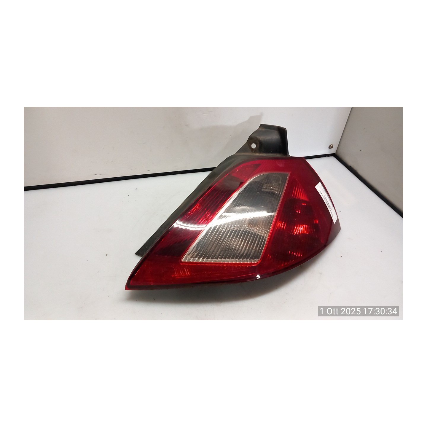 FANALE POST. DX. 008 RENAULT MEGANE 2A SERIE (09/02-02/06) K4JD7 8200073237