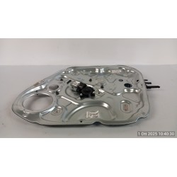 MOTORINO ALZACRISTALLO PORTA ANT. C/CRISTALLI ANTIGHIGLIOTTINA DX. 025 KIA VENGA (01/10-) D4FC 824601P010
