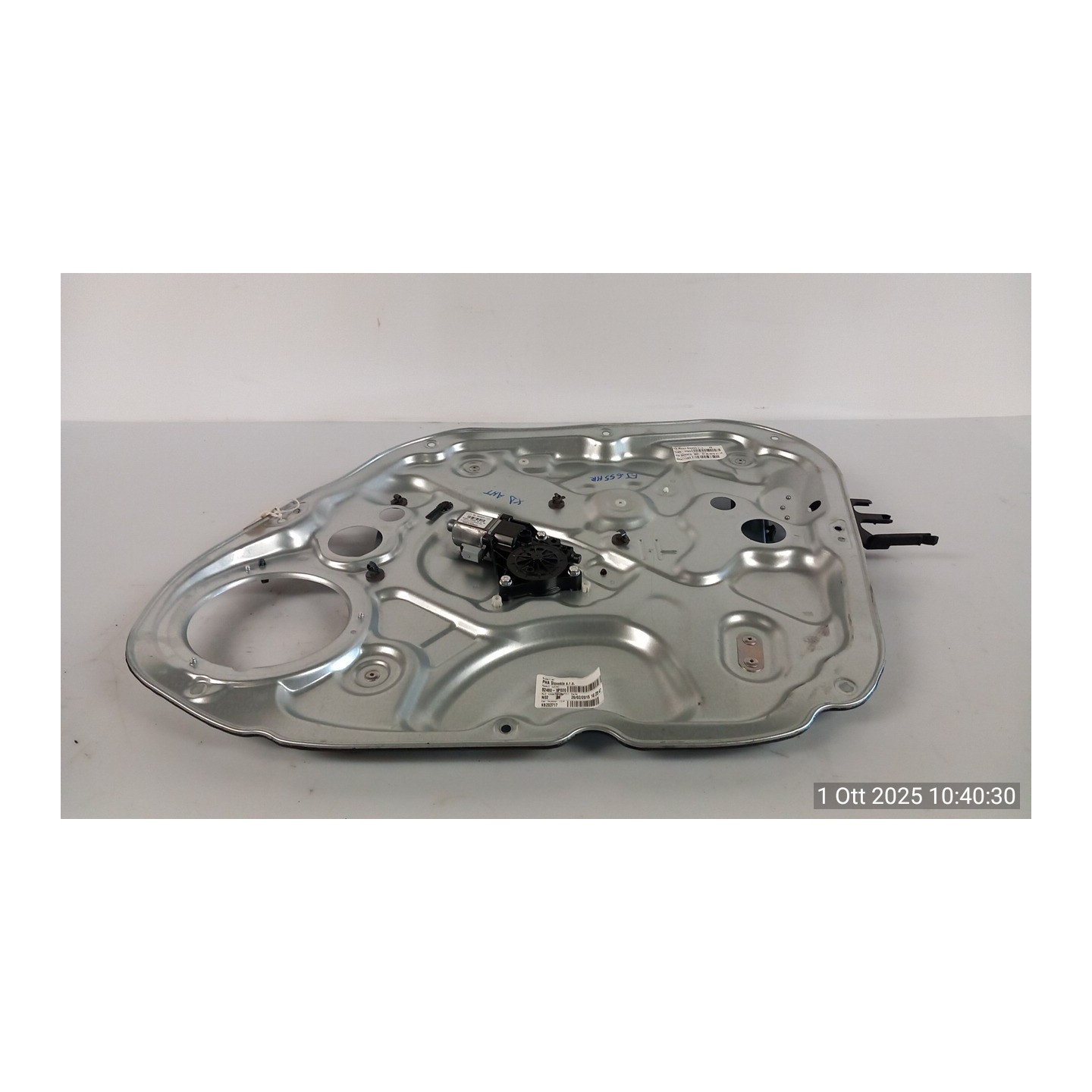 MOTORINO ALZACRISTALLO PORTA ANT. C/CRISTALLI ANTIGHIGLIOTTINA DX. 025 KIA VENGA (01/10-) D4FC 824601P010