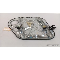 MOTORINO ALZACRISTALLO PORTA ANT. C/CRISTALLI ANTIGHIGLIOTTINA DX. 025 KIA VENGA (01/10-) D4FC 824601P010