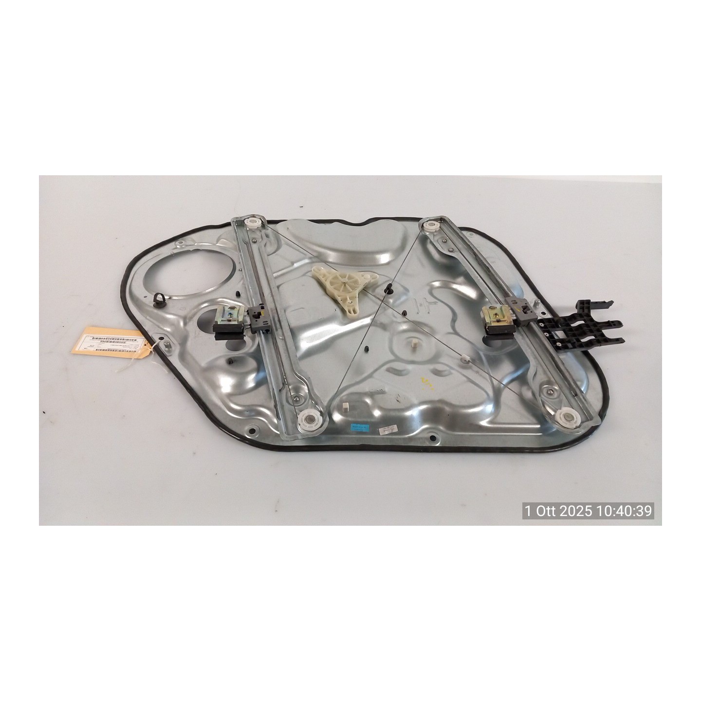 MOTORINO ALZACRISTALLO PORTA ANT. C/CRISTALLI ANTIGHIGLIOTTINA DX. 025 KIA VENGA (01/10-) D4FC 824601P010