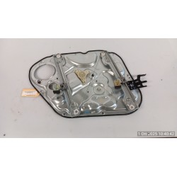 MOTORINO ALZACRISTALLO PORTA ANT. C/CRISTALLI ANTIGHIGLIOTTINA DX. 025 KIA VENGA (01/10-) D4FC 824601P010