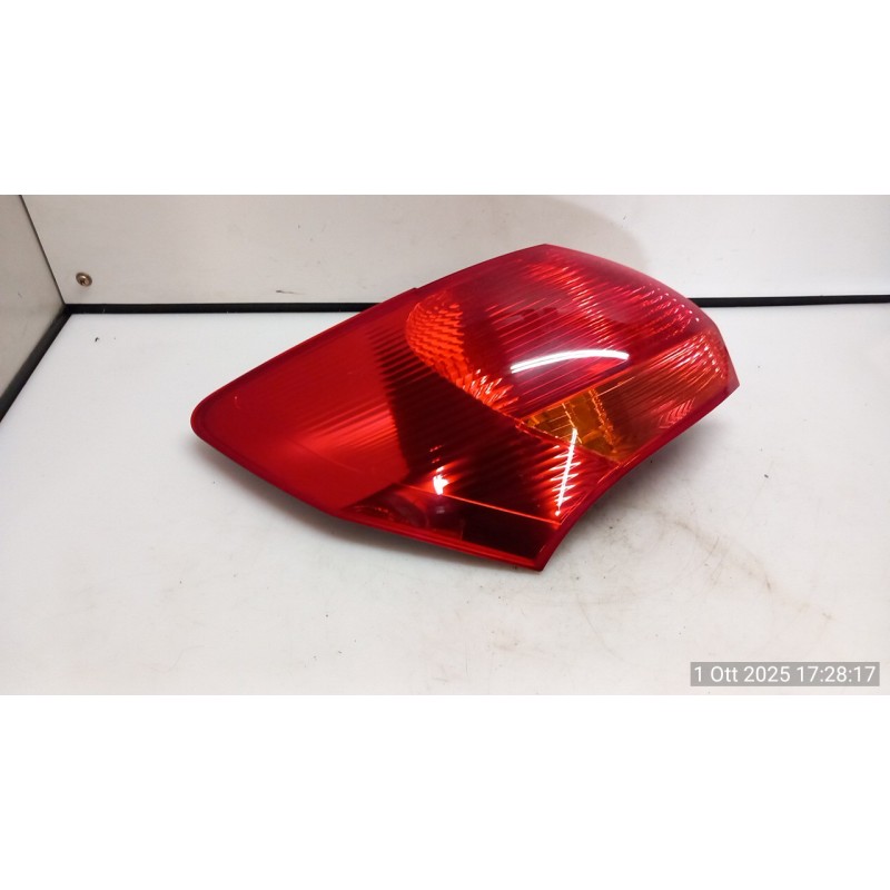 FANALE POST. PARTE EST. SX. 028 KIA VENGA (01/10-) D4FC 924011P200