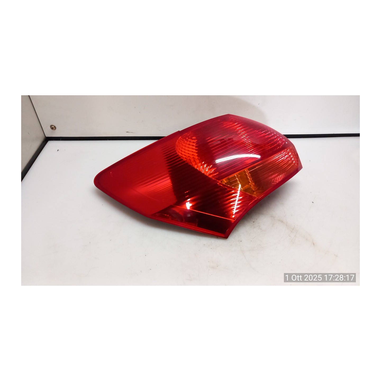 FANALE POST. PARTE EST. SX. 028 KIA VENGA (01/10-) D4FC 924011P200