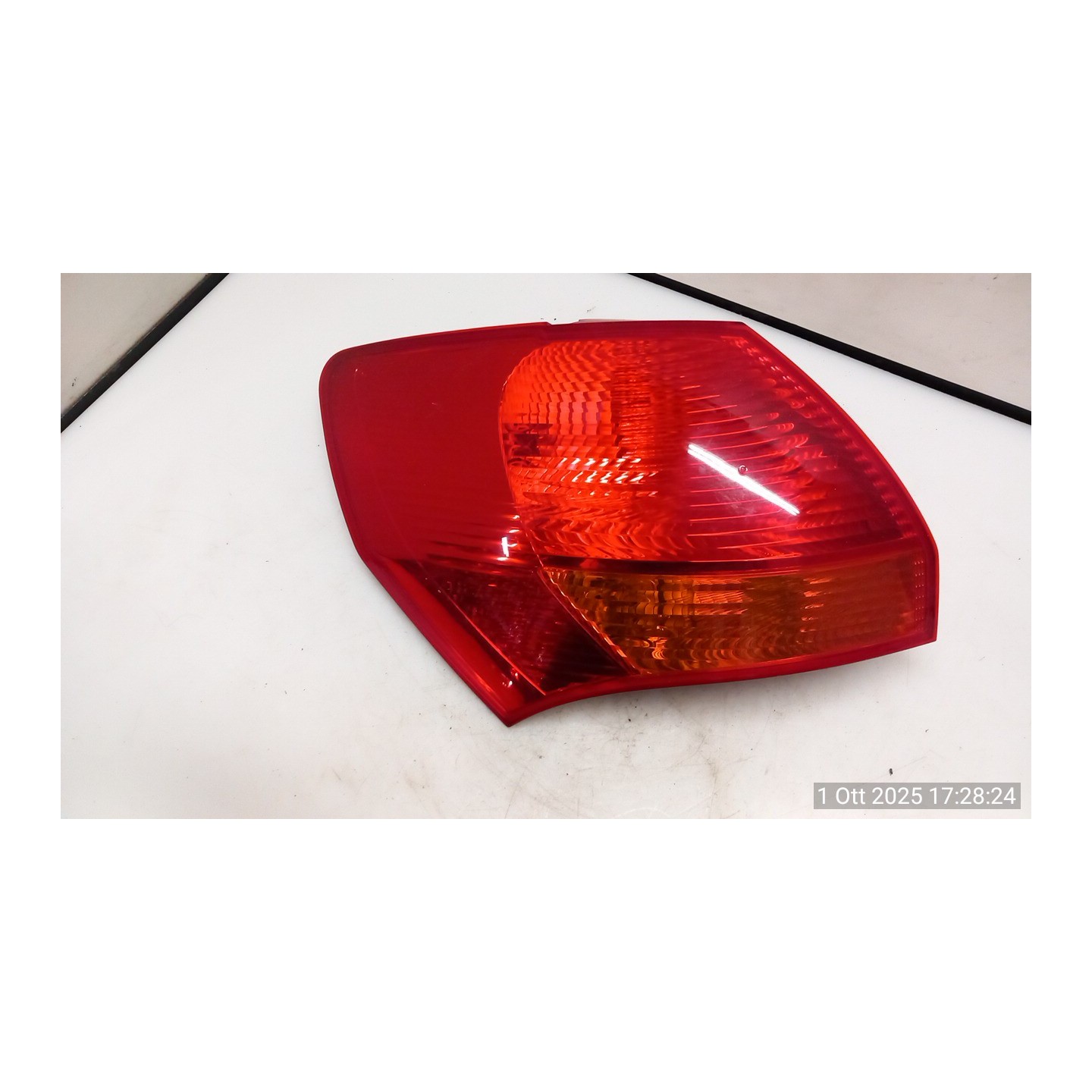 FANALE POST. PARTE EST. SX. 028 KIA VENGA (01/10-) D4FC 924011P200
