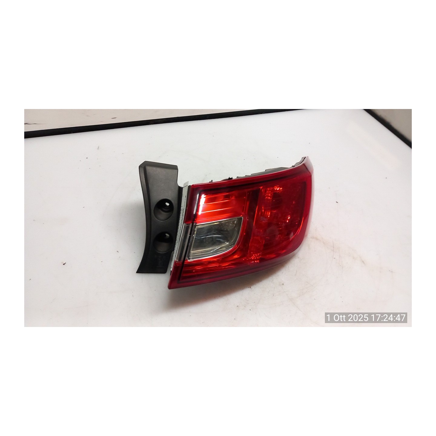 FANALE POST. PARTE EST. DX. 037 RENAULT CLIO 4A SERIE (07/12-12/16) K9KC6 265502631R