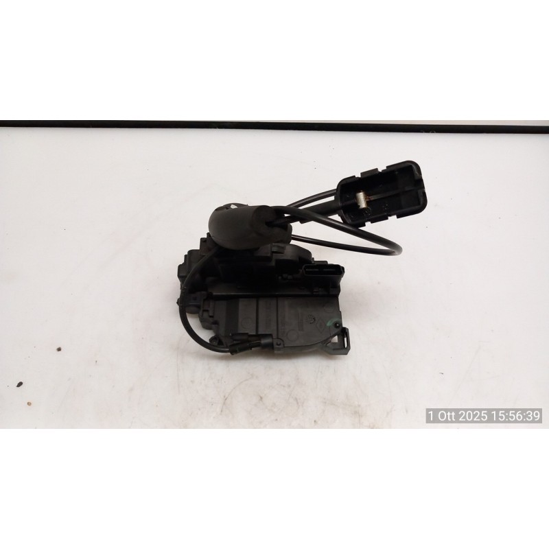 SERRATURA PORTA POST. DX. 043 RENAULT SCENIC 3A SERIE (04/09-10/13) F9QN8 825020004R