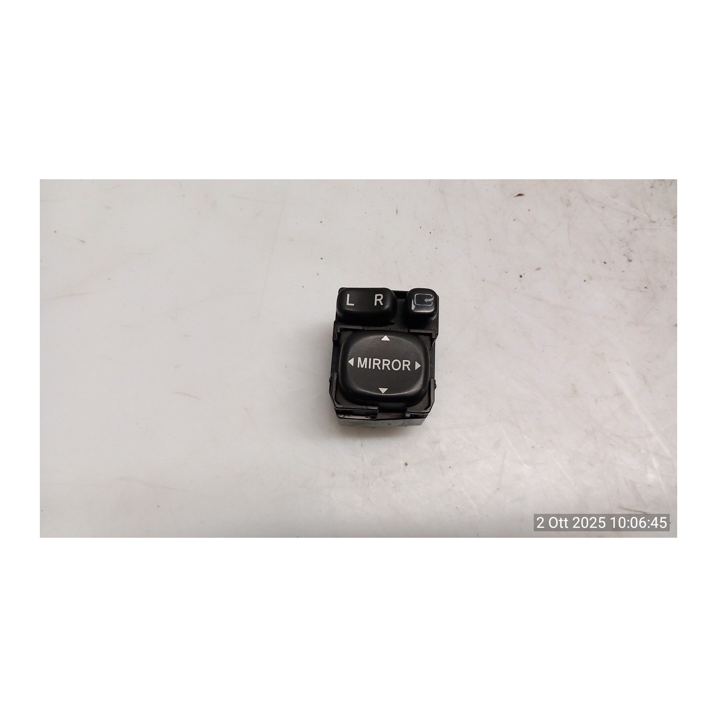INTERRUTTORE REGOLAZIONE RETROVISORE EST. 063 SUBARU FORESTER 2A SERIE (10/02-04/08 EJ20 83061SA010