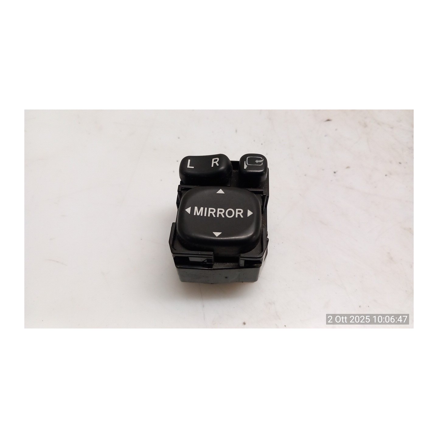 INTERRUTTORE REGOLAZIONE RETROVISORE EST. 063 SUBARU FORESTER 2A SERIE (10/02-04/08 EJ20 83061SA010