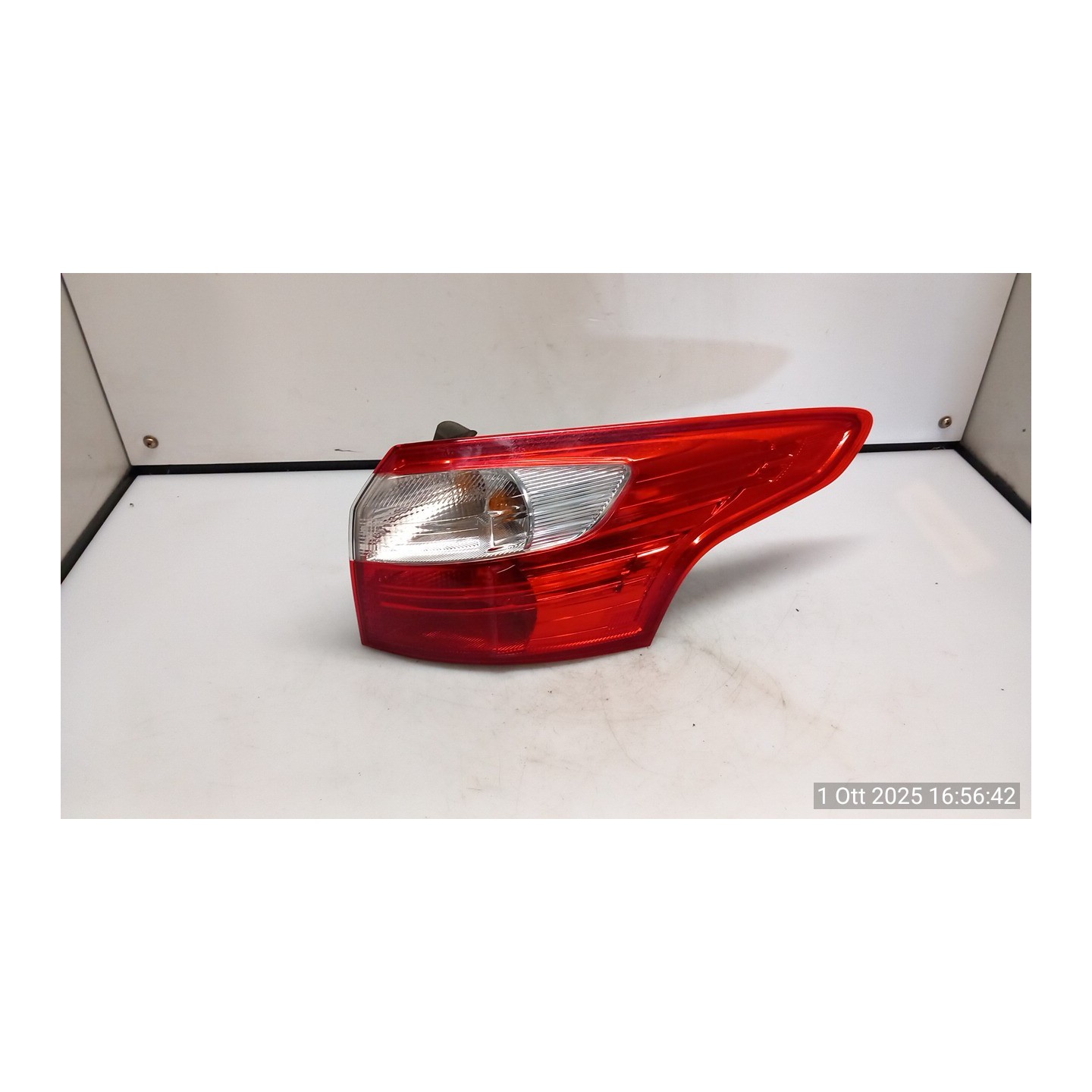 FANALE POST. DX. 075 FORD FOCUS (CB8) (02/11-11/15) T1DB 1719704