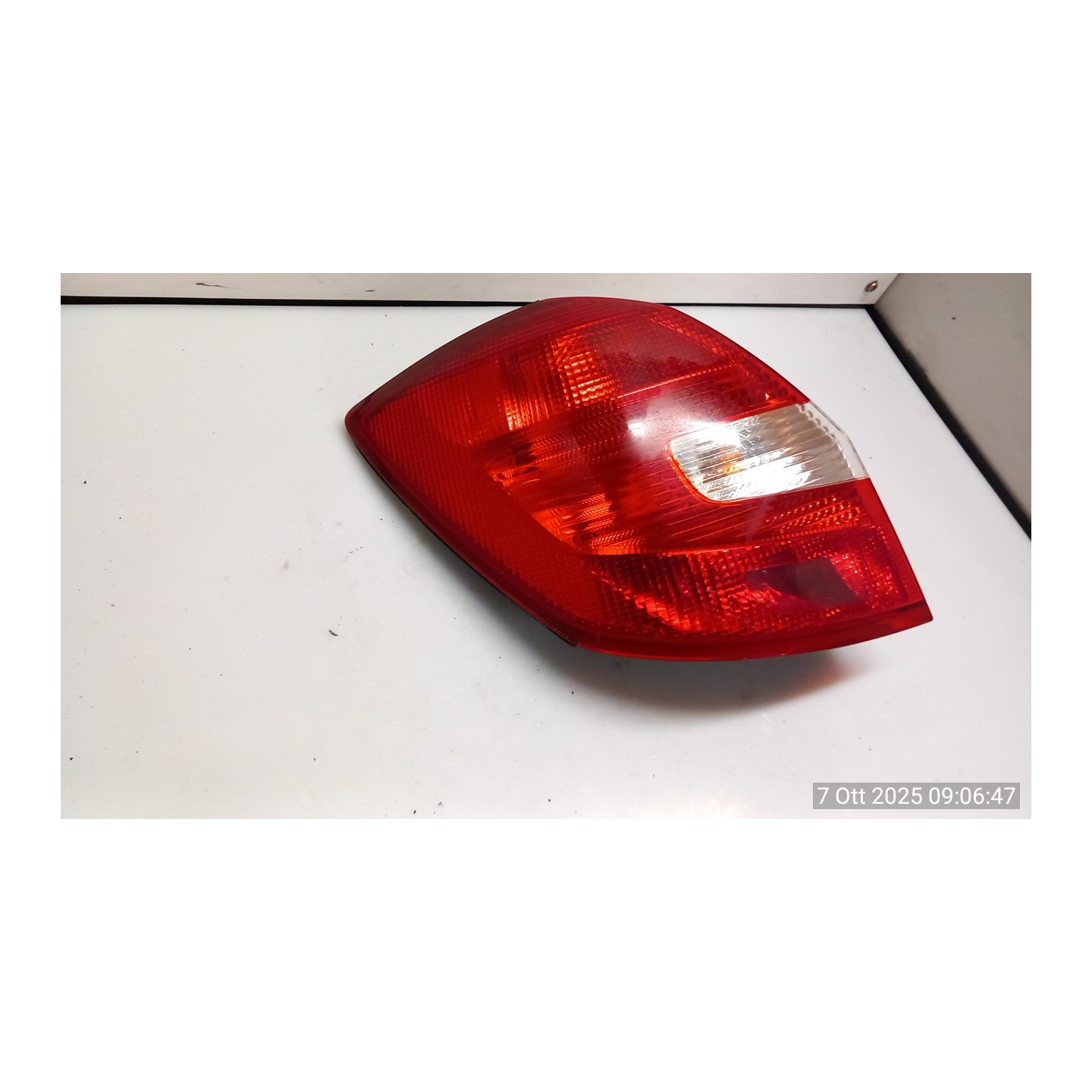 FANALE POST. SX. 024 SKODA FABIA (54) (04/07-03/15) BBM 5J6945111