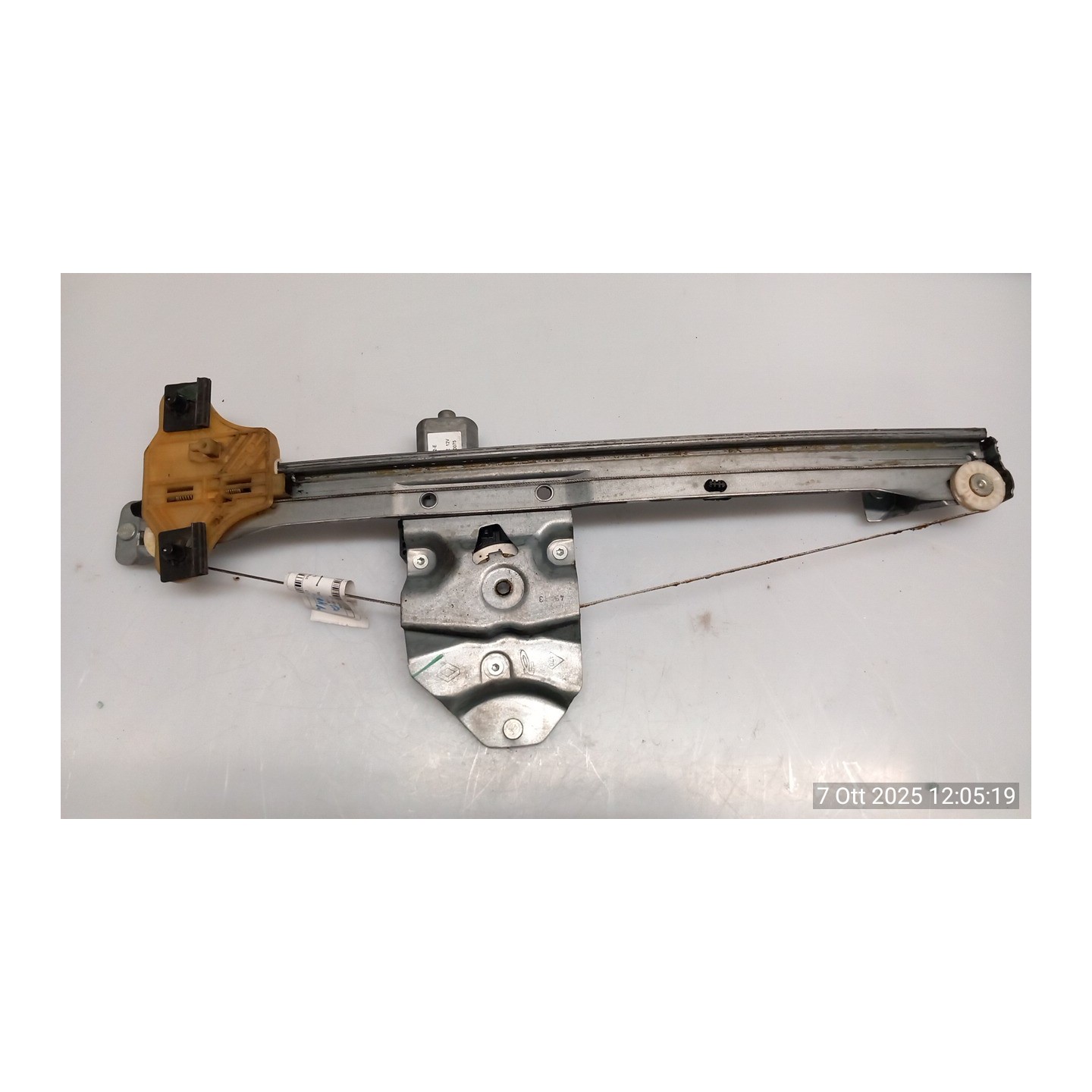 ALZACRISTALLO ELETTR. PORTA ANT. C/MOTORINO SX. 030 RENAULT CLIO 4A SERIE (07/12-12/16) K9KC6 807213867R