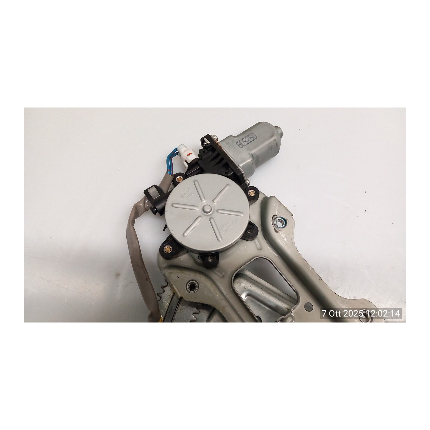 ALZACRISTALLO ELETTR. PORTA POST. DX. 057 SUBARU FORESTER 2A SERIE (10/02-04/08 EJ20 62222SA001