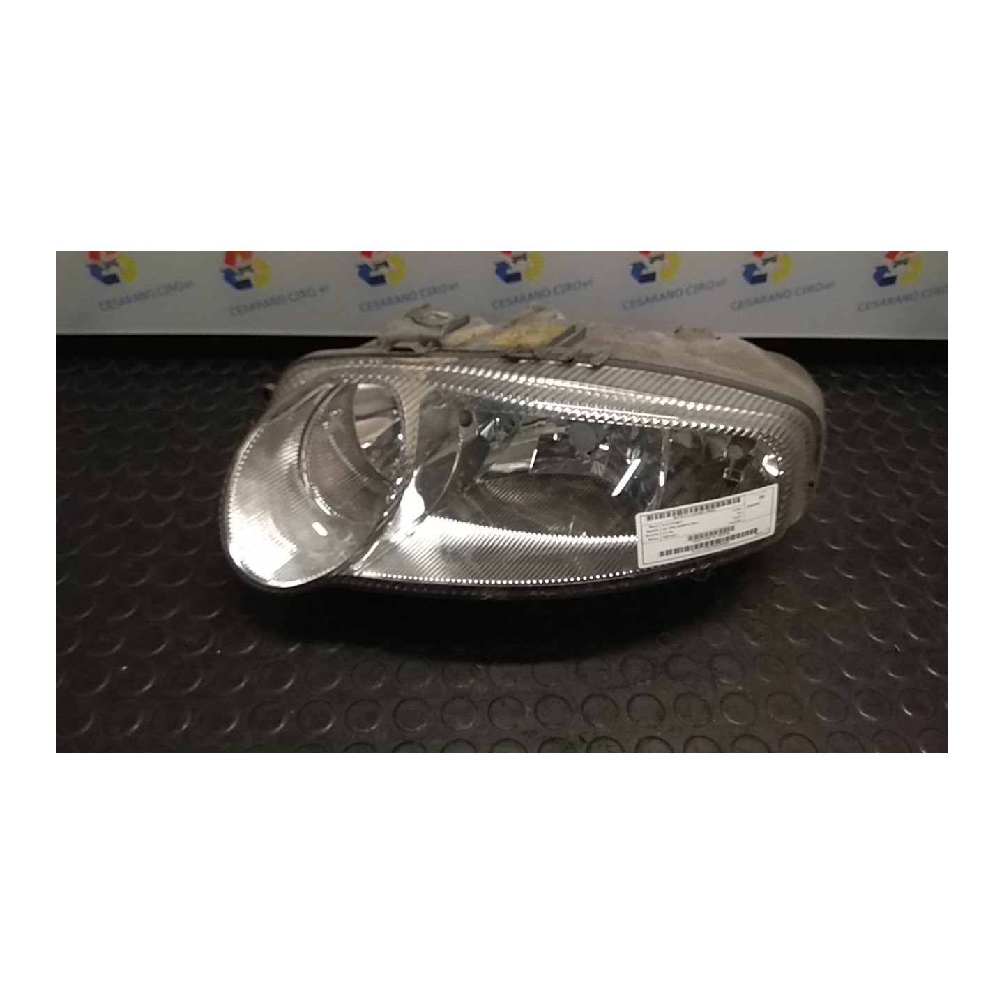 PROIETTORE SX. 041 ALFA ROMEO 147 (W8) (08/00-01/06) AR37203 46826196
