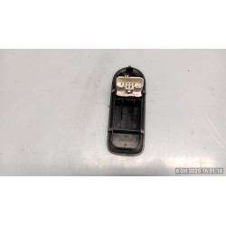 INTERRUTTORE ALZACRISTALLI PORTA ANT. ELETTRICO SEMPLICE SX. 023 RENAULT CLIO 3A SERIE (05/09-) D4FL7 8200214939